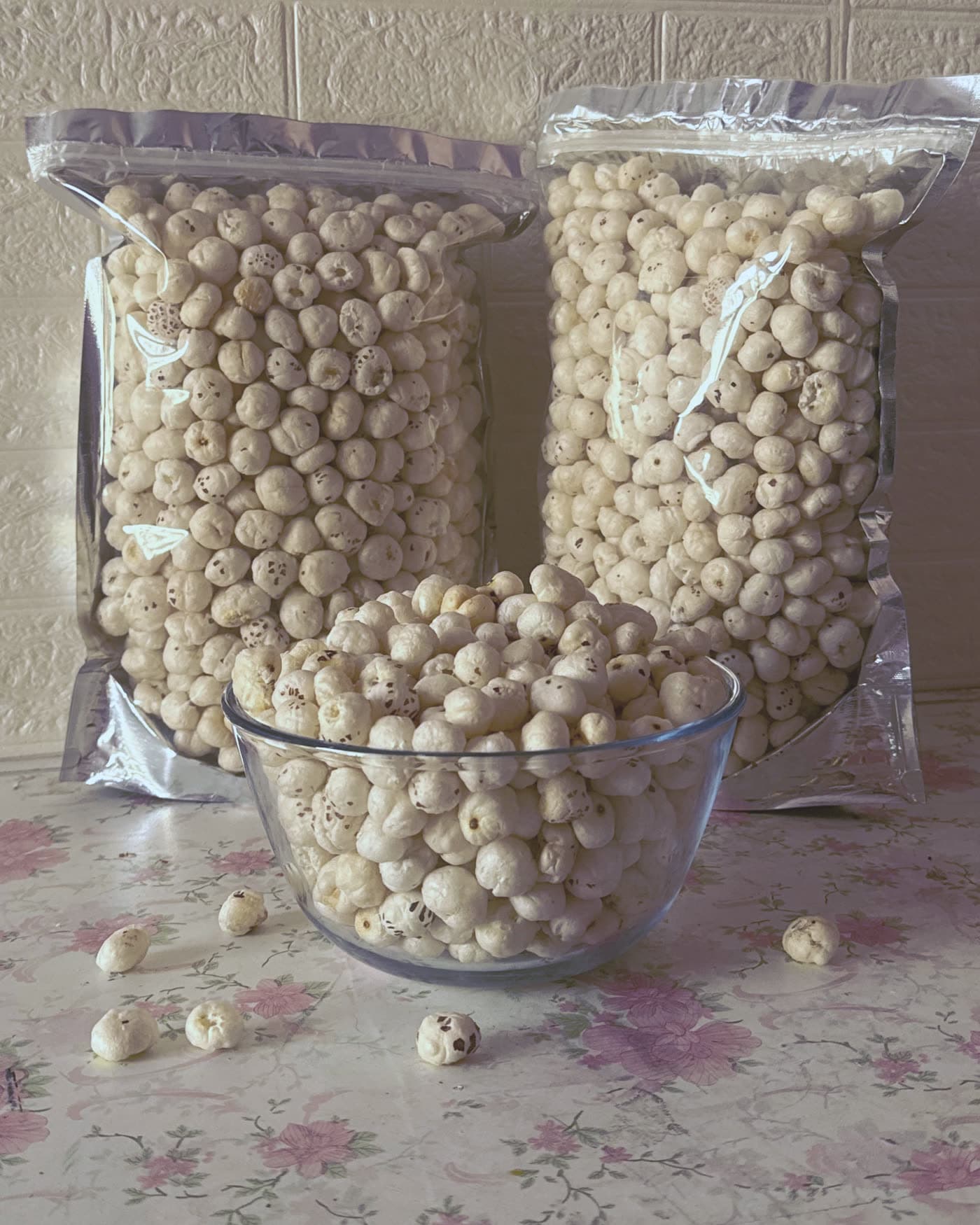 Sealed Pouches with Graded Fox Nuts